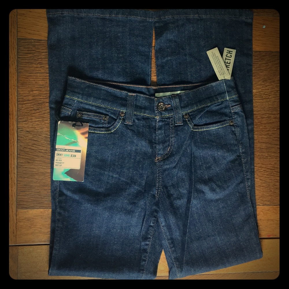 DKNY Soho Bootcut Jeans size 2s NWT